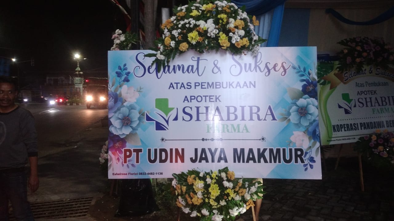 Bunga Papan Selamat dan Sukses OPN-P003