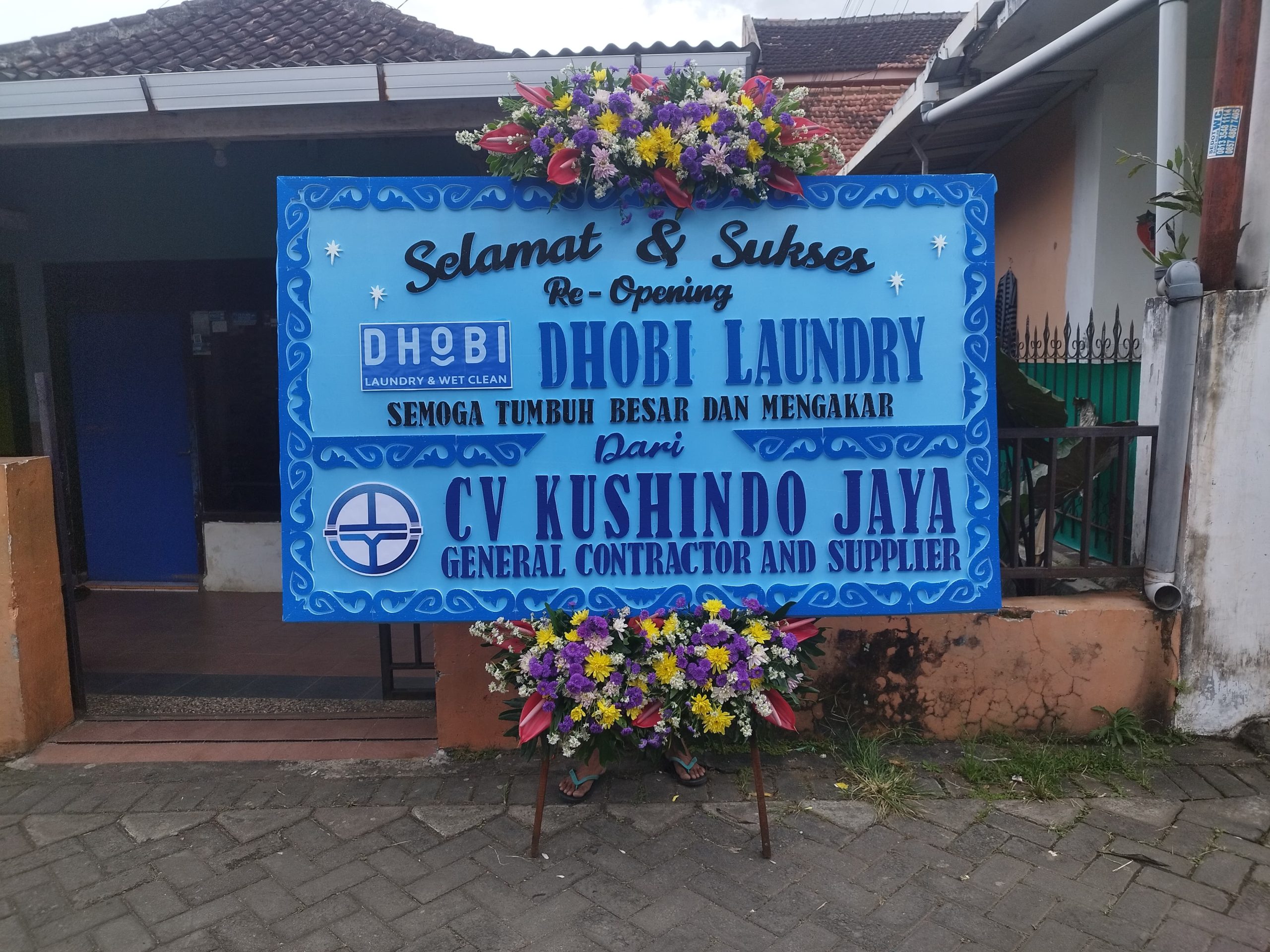 Bunga Papan Selamat dan Sukses OPN-S002