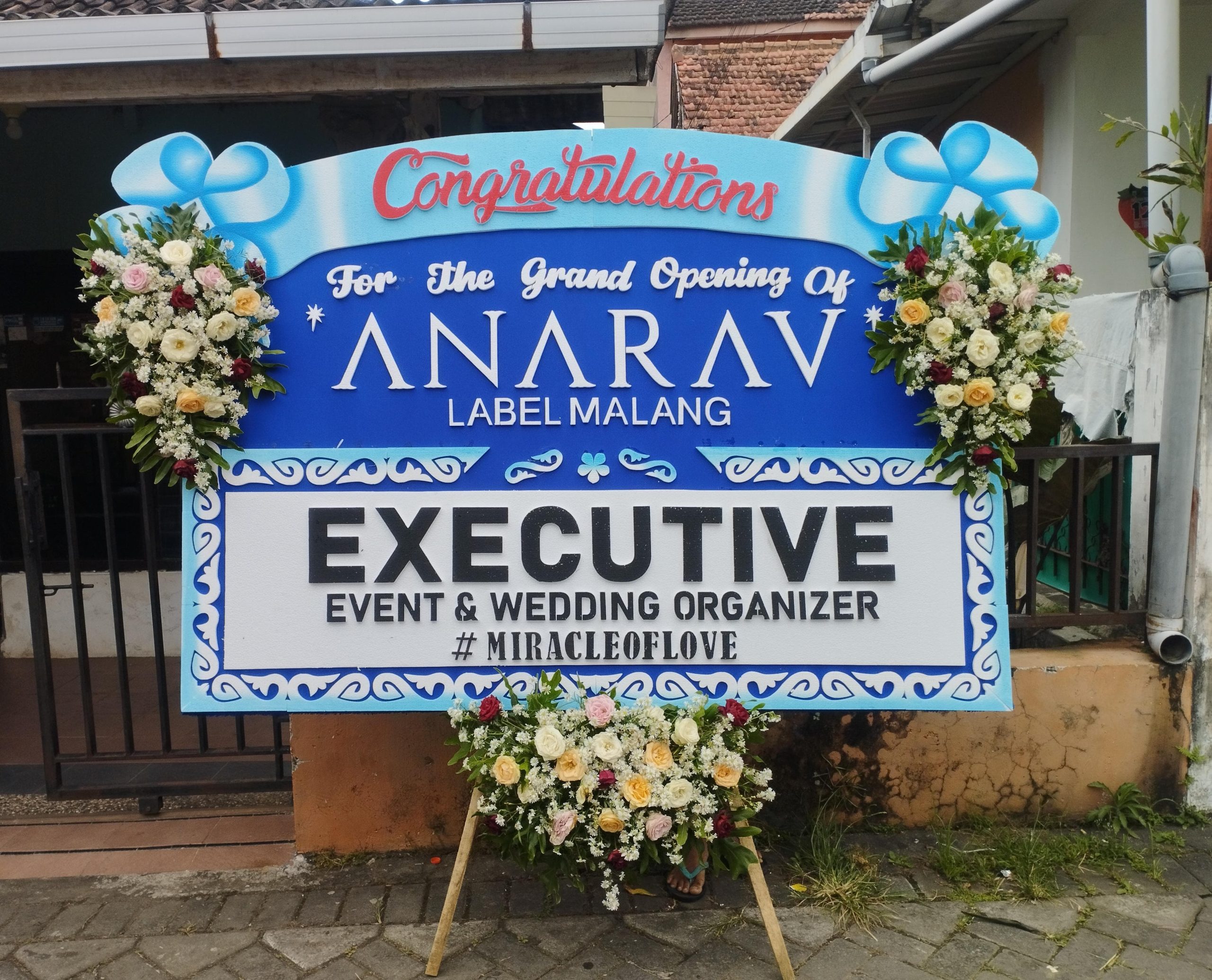 Bunga Papan Selamat dan Sukses OPN-S003